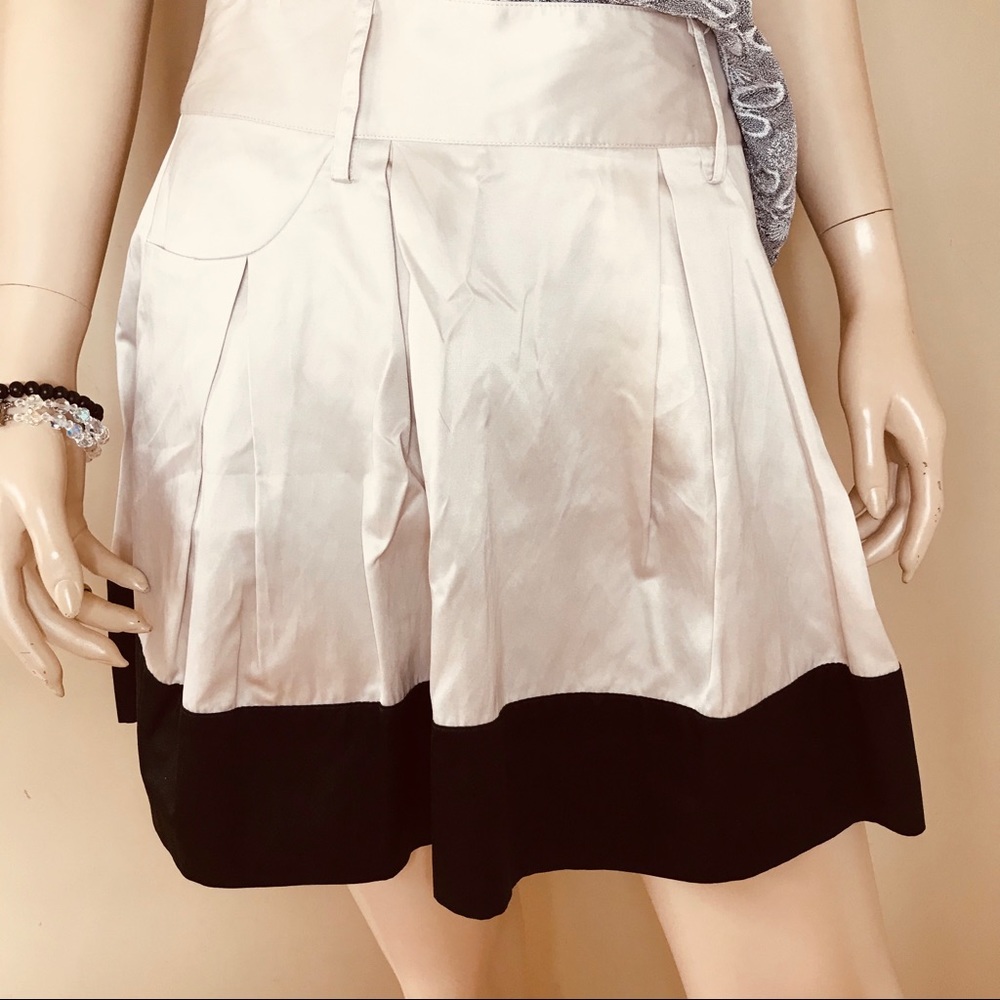 2/$20 Forever 21 Size M Pleated Mini Skirt - Picture 2 of 7